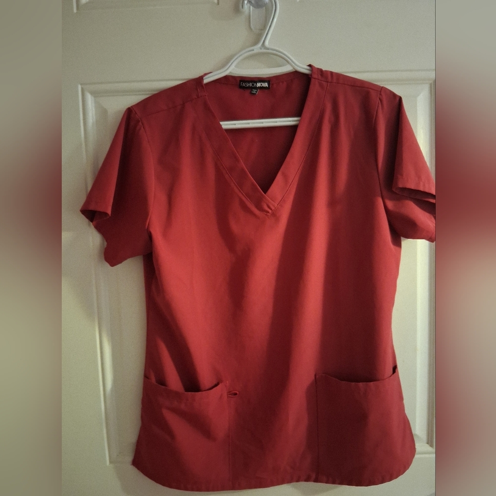 Fashion Nova Red V-Neck Short Sleeve Top